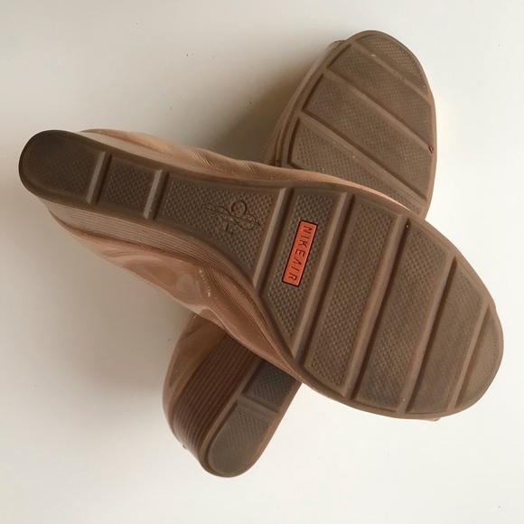 Cole Haan Nike Air Beige Nude Wedges, 9.5 - Picture 7 of 7